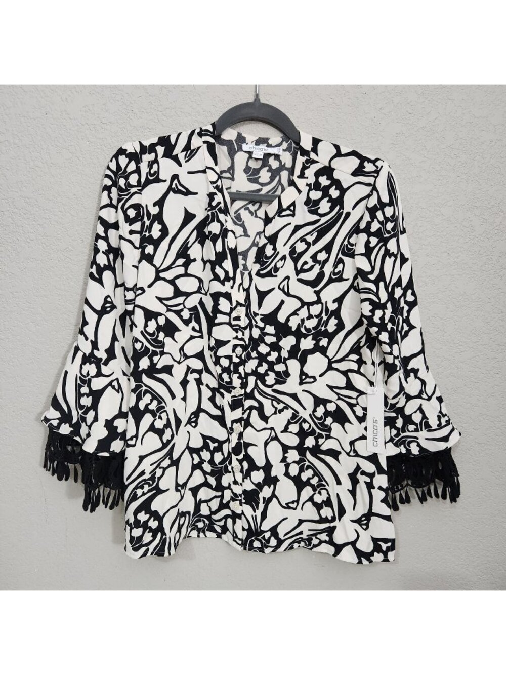 Chicos Top Size 0.5 US 6 Abstract Floral Black White Button-Up Fringe